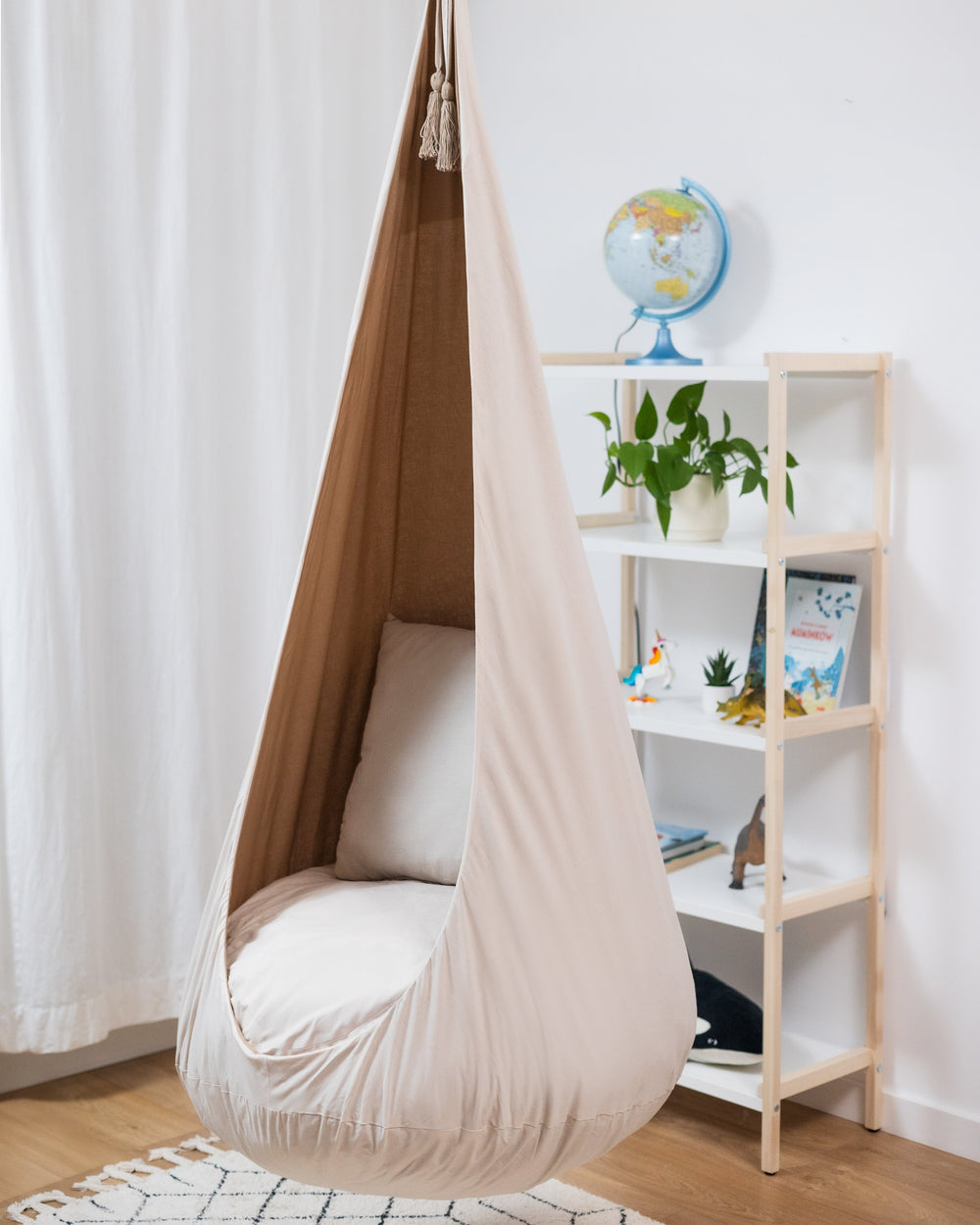 Hanging Cocoon Swing Caramel Marshmallow | Free Spirit Collection