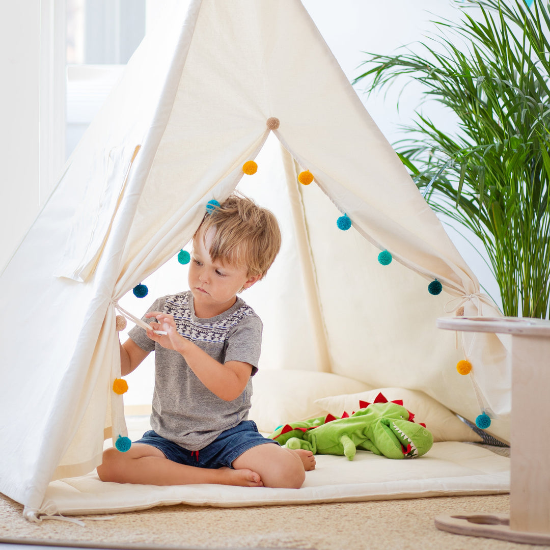 tipi zelt junge Tipi Zelt Kinder Creme mit Pompons Kinderzimmer \ | Wild Folks – Wild Folks