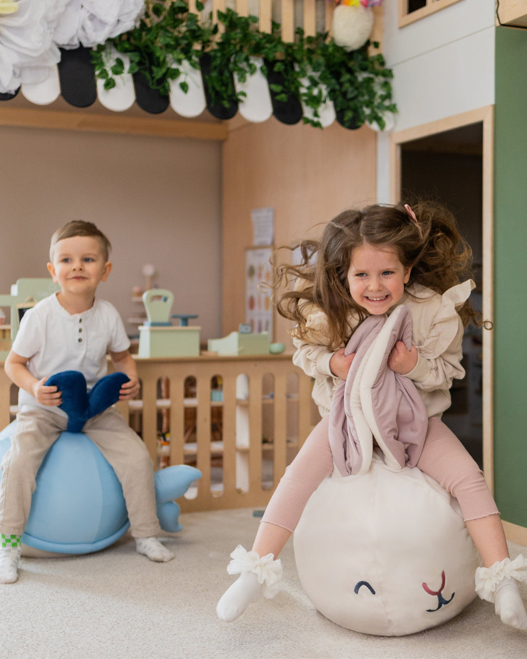 Bouncy Bunny Bella | Bunny Kingdom Collection